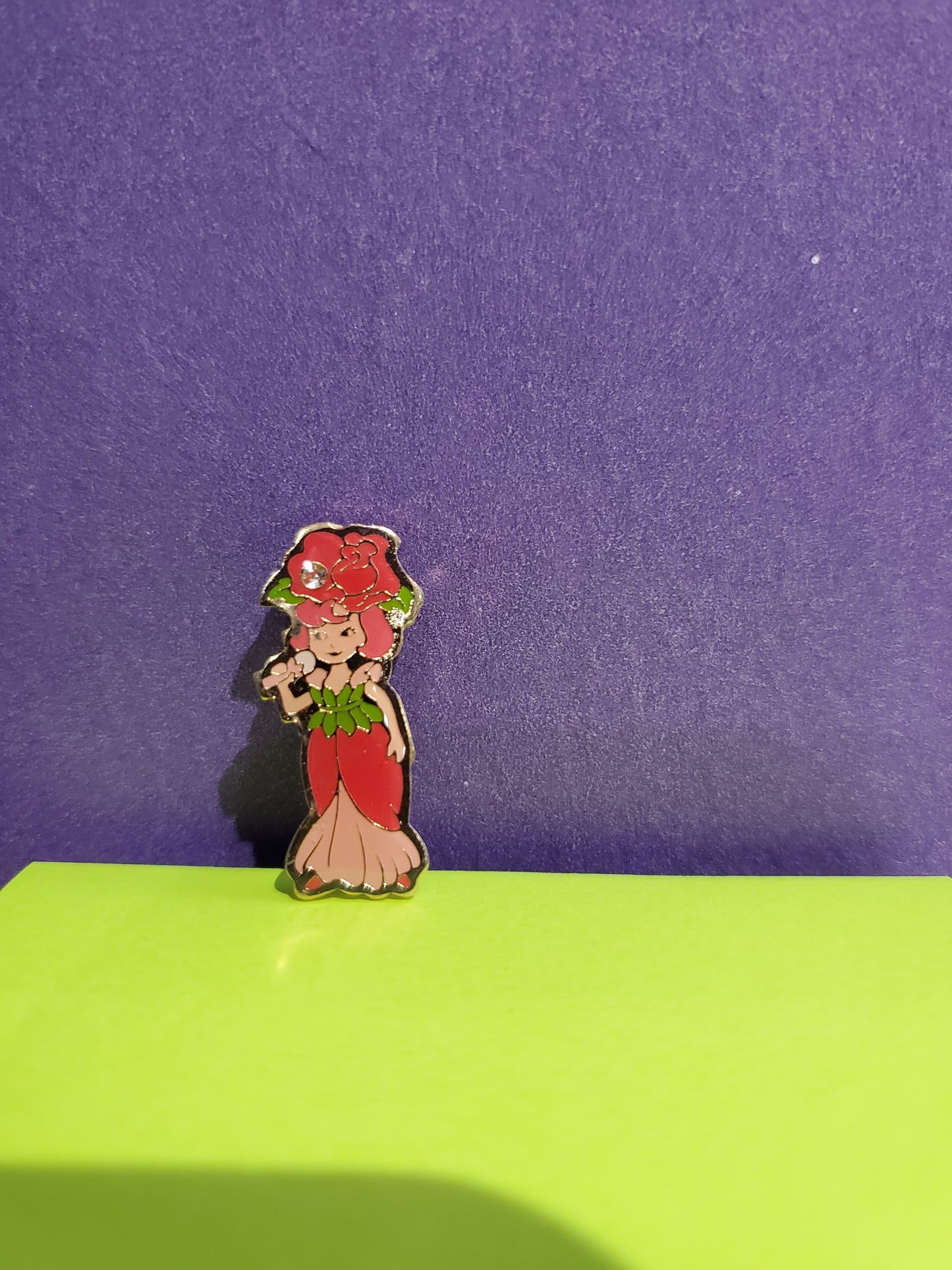 Rose Petal Place Jewelry - Enamel Pin - Rose Petal - Mint old store stock - 1980's
