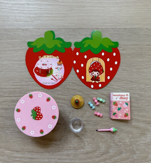 Re-Ment Strawberry Merry Strawberry Home - Kitchen - Table- Mint in Package