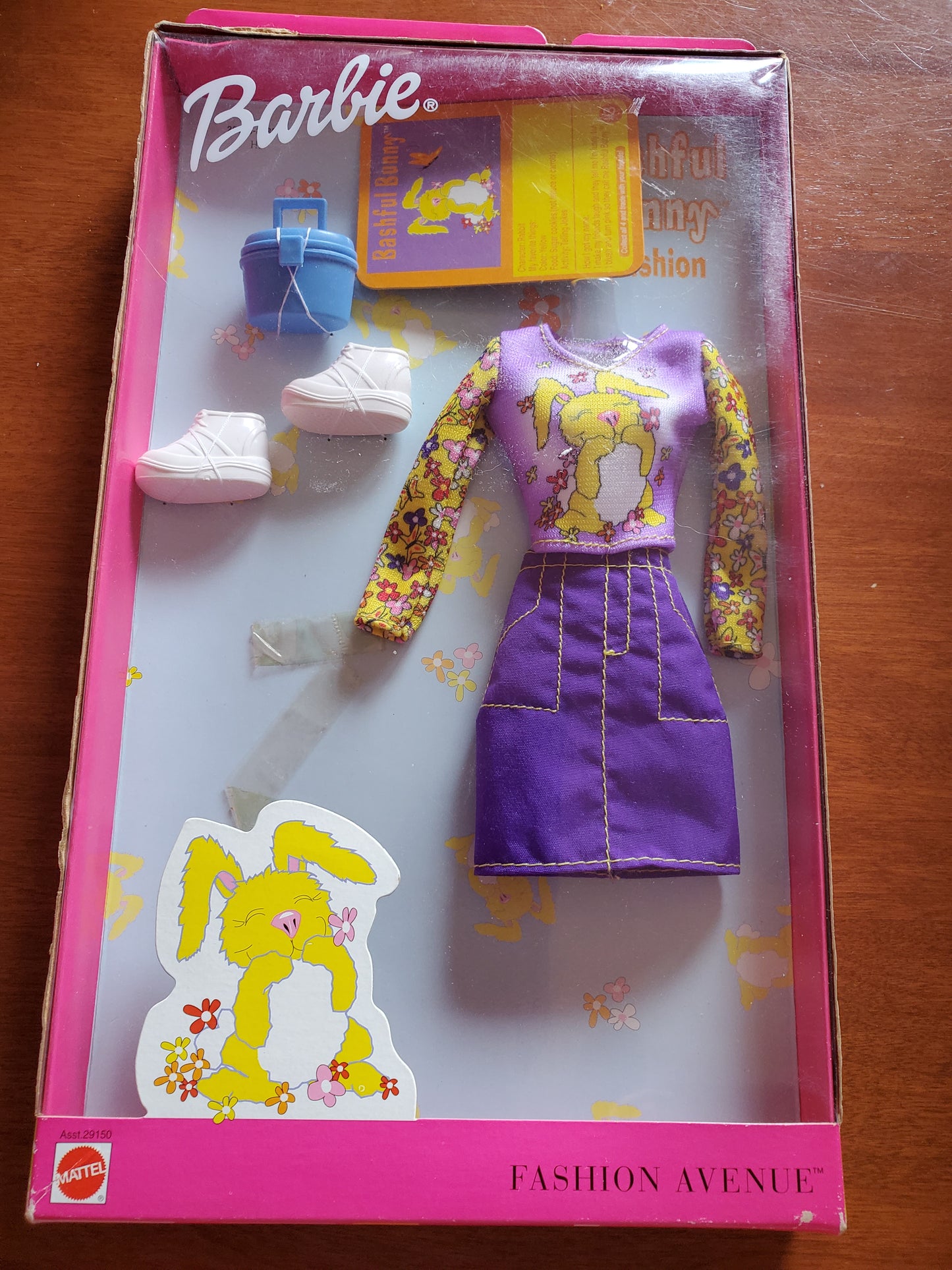 Fashion Avenue- Barbie Fashion - Bunny - Mint in Box - 2001