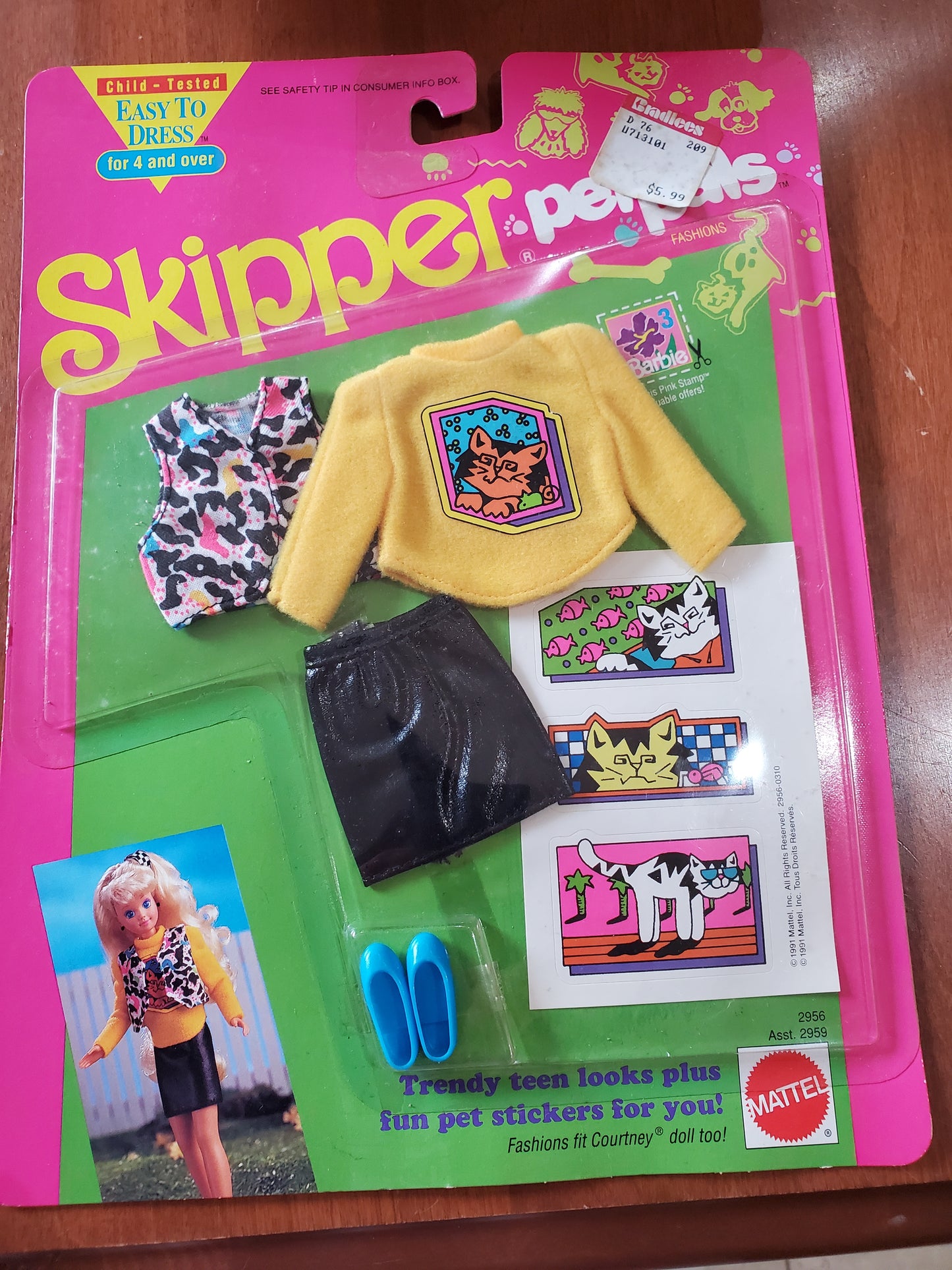 Skipper Pet Pals - Barbie Fashion - Black skirt/Yellow top - Mint on card - 1999