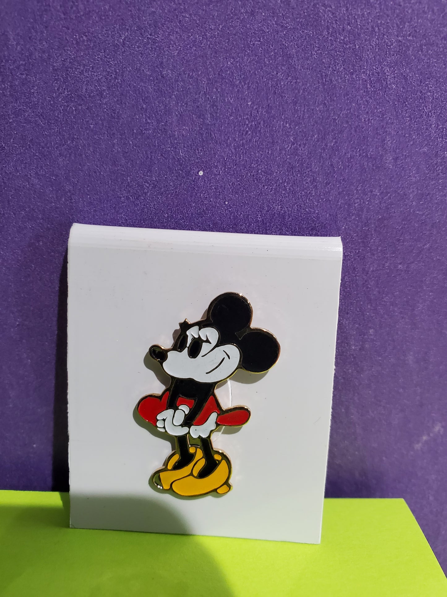 Mickey Mouse Jewelry - Enamel Pin - Minnie Mouse - Mint old store stock - 1980's