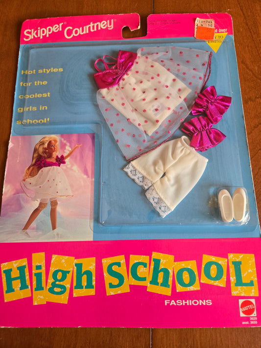 High School Fashion Skipper Courtney  - Lacy dress - Mint on card #3629 - 1992