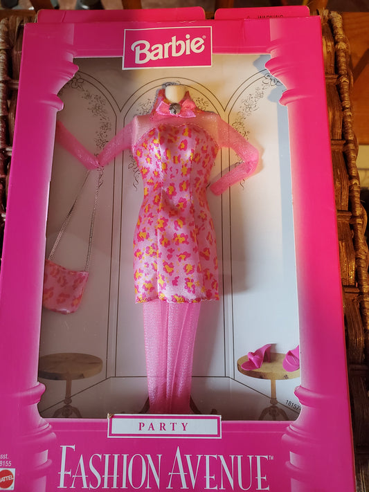 Fashion Avenue - Barbie - Pink Dress - Party - Mint in Box - 1997
