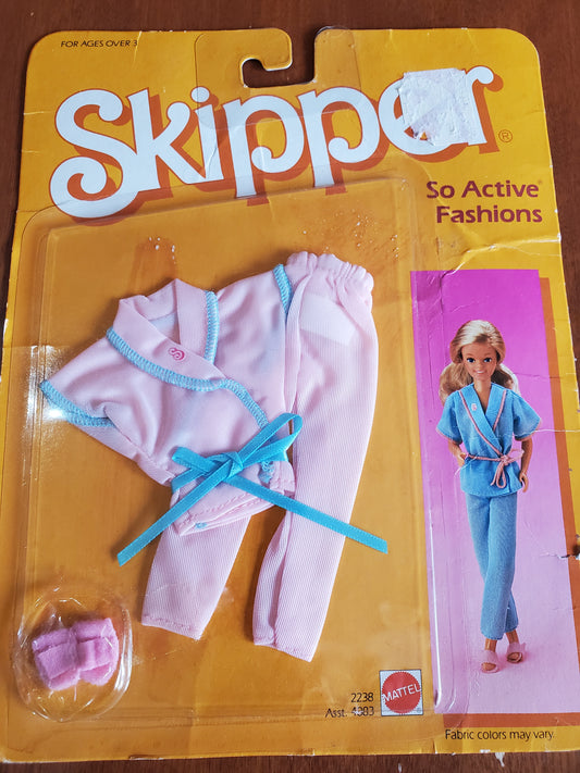 Skipper - So Active Fashion - Barbie - Pink Pajamas- Mint on card - 1985