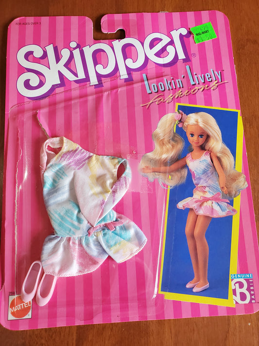 Lookin' Lively Skipper - Barbie  Fashion - Dress - Mint on card - 1988