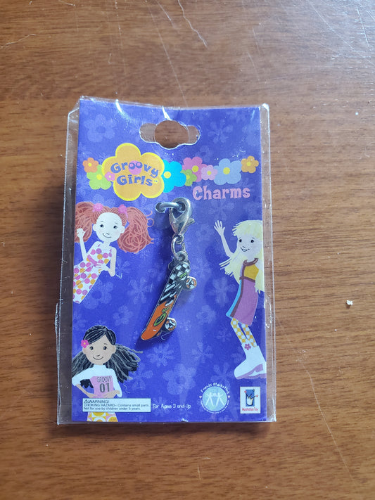 Charm - Groovy Girls - Slick Sk8 Skateboard Mint in Package Jewelry