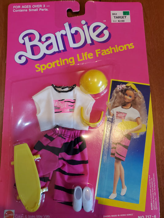 Sporting Life - Barbie  Fashion -  Skateboard - Mint on card - 1989