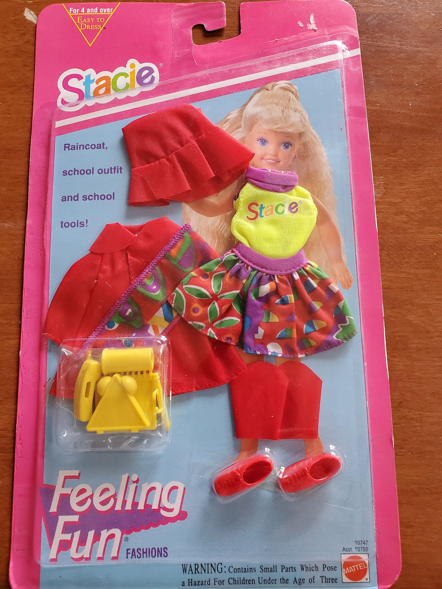 Stacie Feeling Fun Fashion - Barbie -Mint on card - 1993 - Raincoat & School